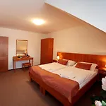 Golf&wellness Otel Alfrédov